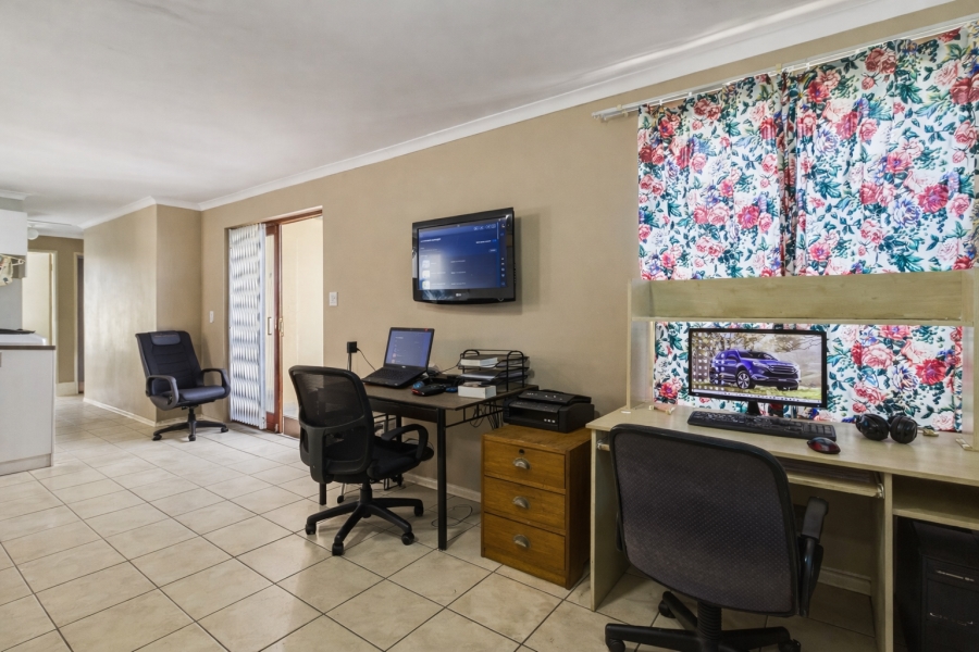 3 Bedroom Property for Sale in Fairview Golf Estate Western Cape